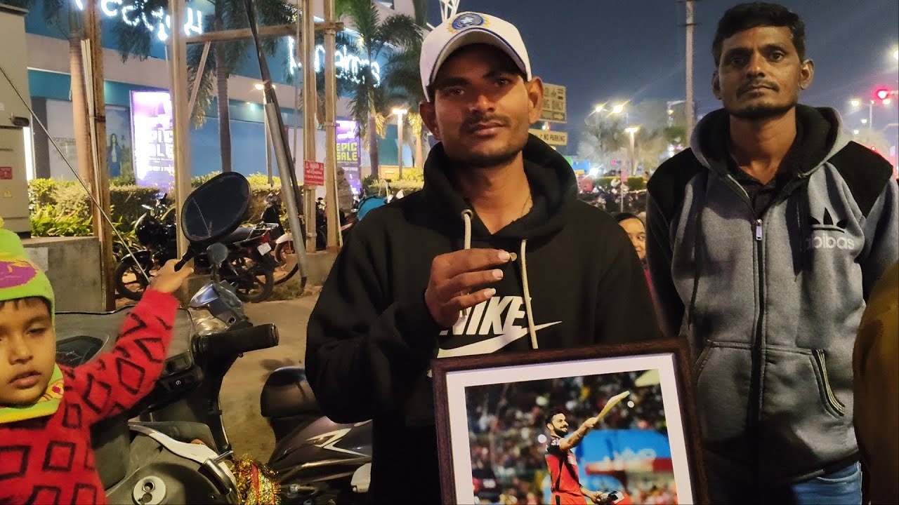 Vadodara Me Dikhe Virat Kohli 