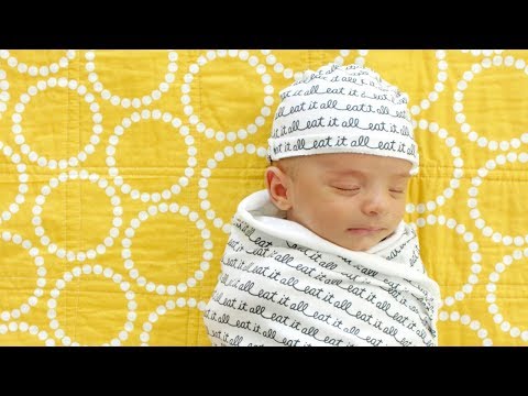 Video Baby Girl Mittens And Hat