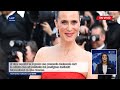 Almodóvar en Cannes 2026: El Elenco de 'Amarga Navidad' redefine la Moda Española