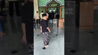 Ibam Sholat Jumat Di Masjid Agung