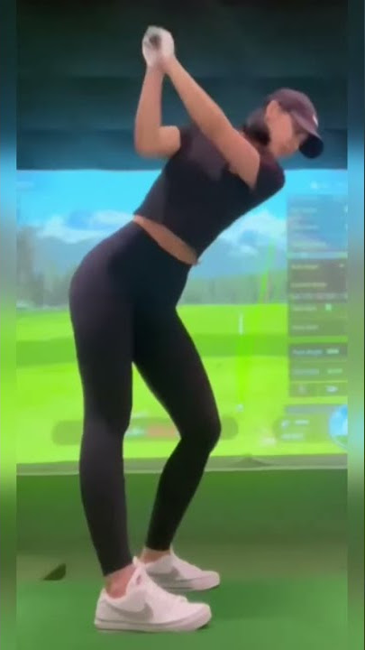 That back... that arch . She bends over like a pro. 😍 ELRIS - Sohee