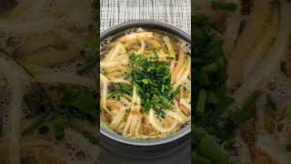Heiße Frittaten Suppe Frittatensuppe Mittagessen im Restaurant Gasthaus Gasthof Unger