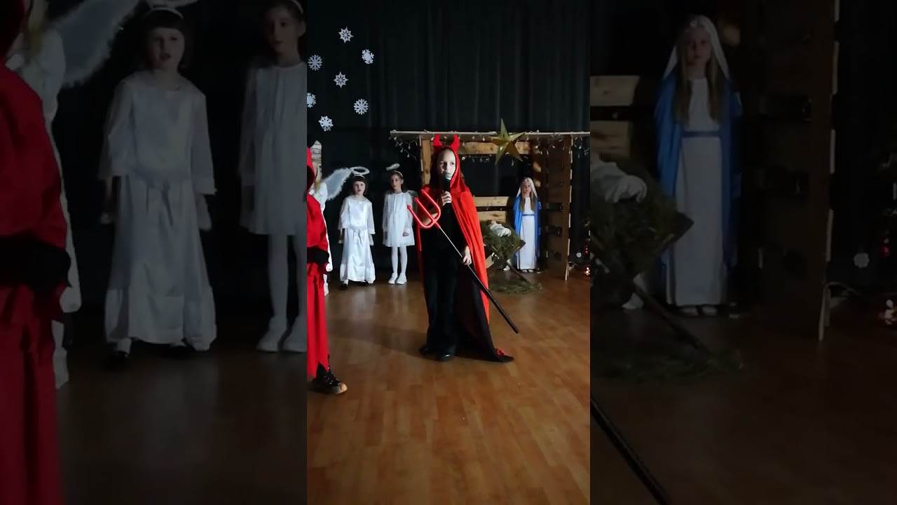 Świąteczna scena Milenium – jasełka przygotowane przez drugie klasy