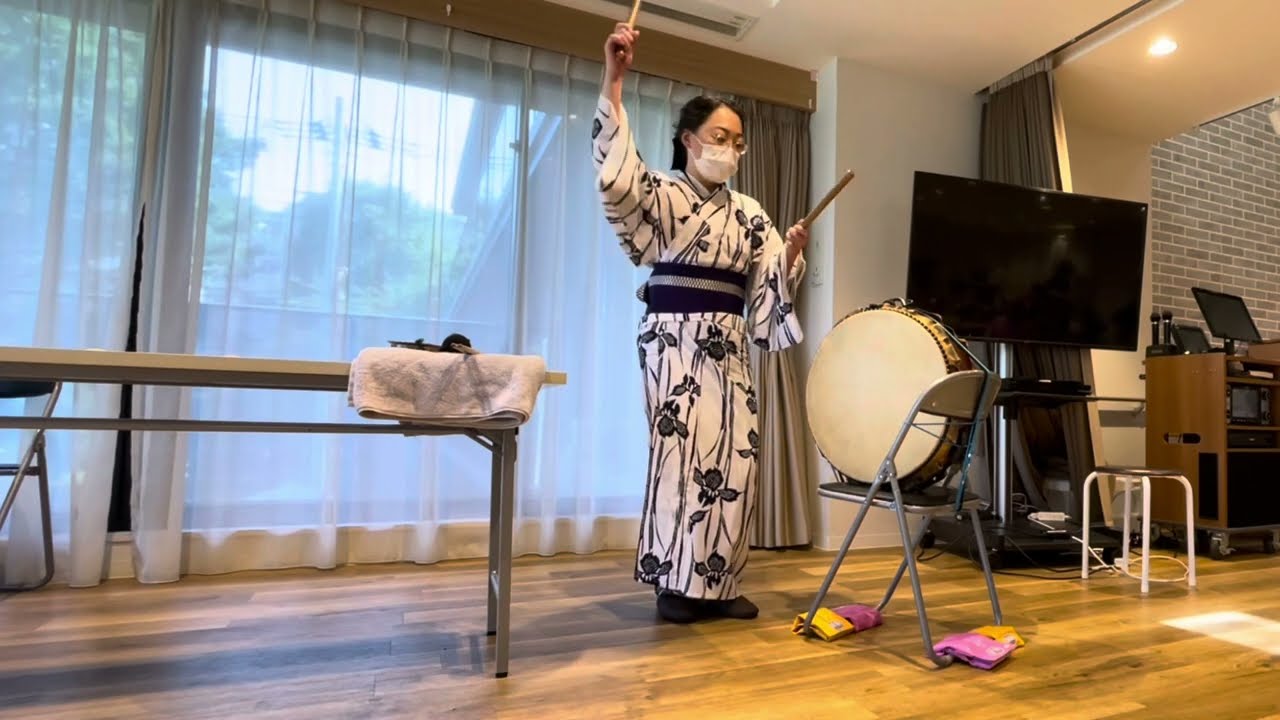 一人和太鼓即興演奏ドサ回り（電車移動）スタイル - YouTube