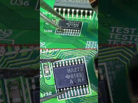 Dual-View SMD Repair: 8-bit Flip-Flop Swap 🔬📱