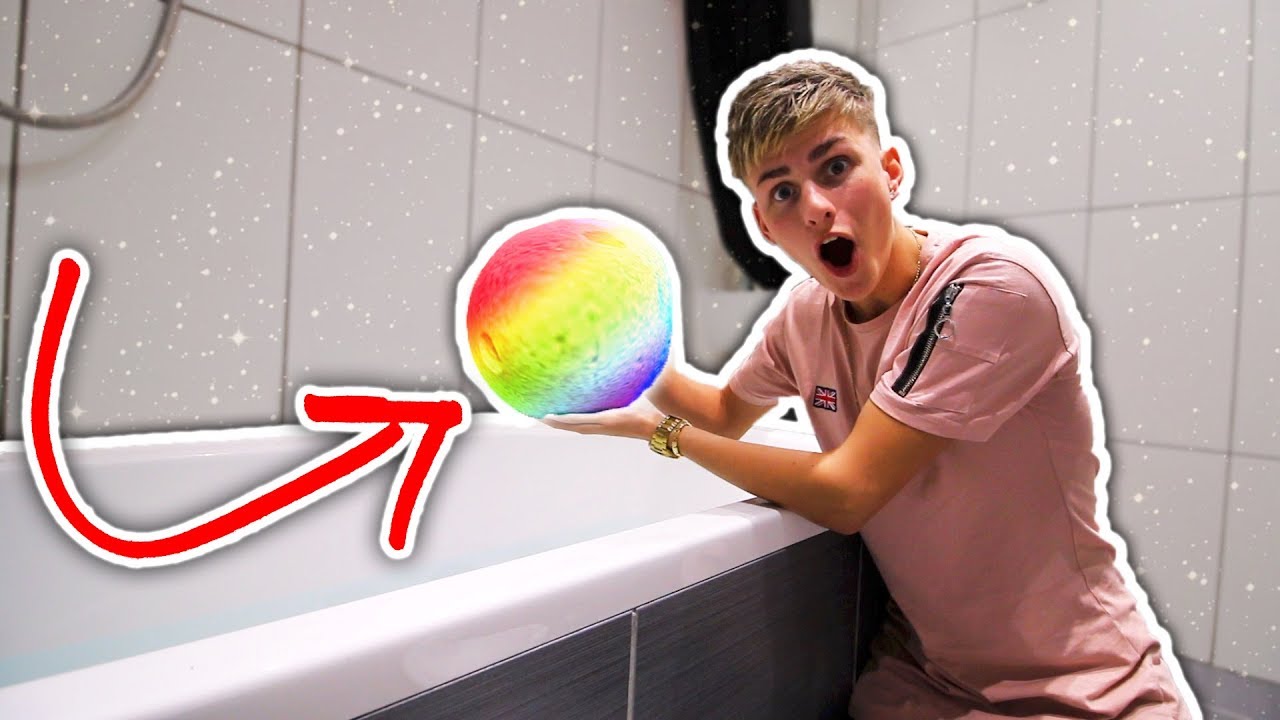 I Made The Worlds LARGEST RAINBOW BATH BOMB!!! (DIY Giant Bath Bomb