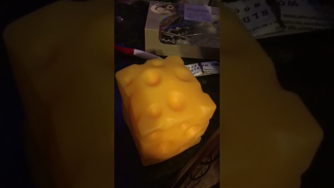 Guarda opening squeeze cheese su YouTube Guarda opening squeeze cheese su YouTube