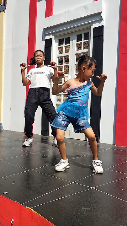 KINI TINGGAL KENANGAN SAAT SAAT KITA BERSAMA #jogetviraltiktok #youtubeshorts