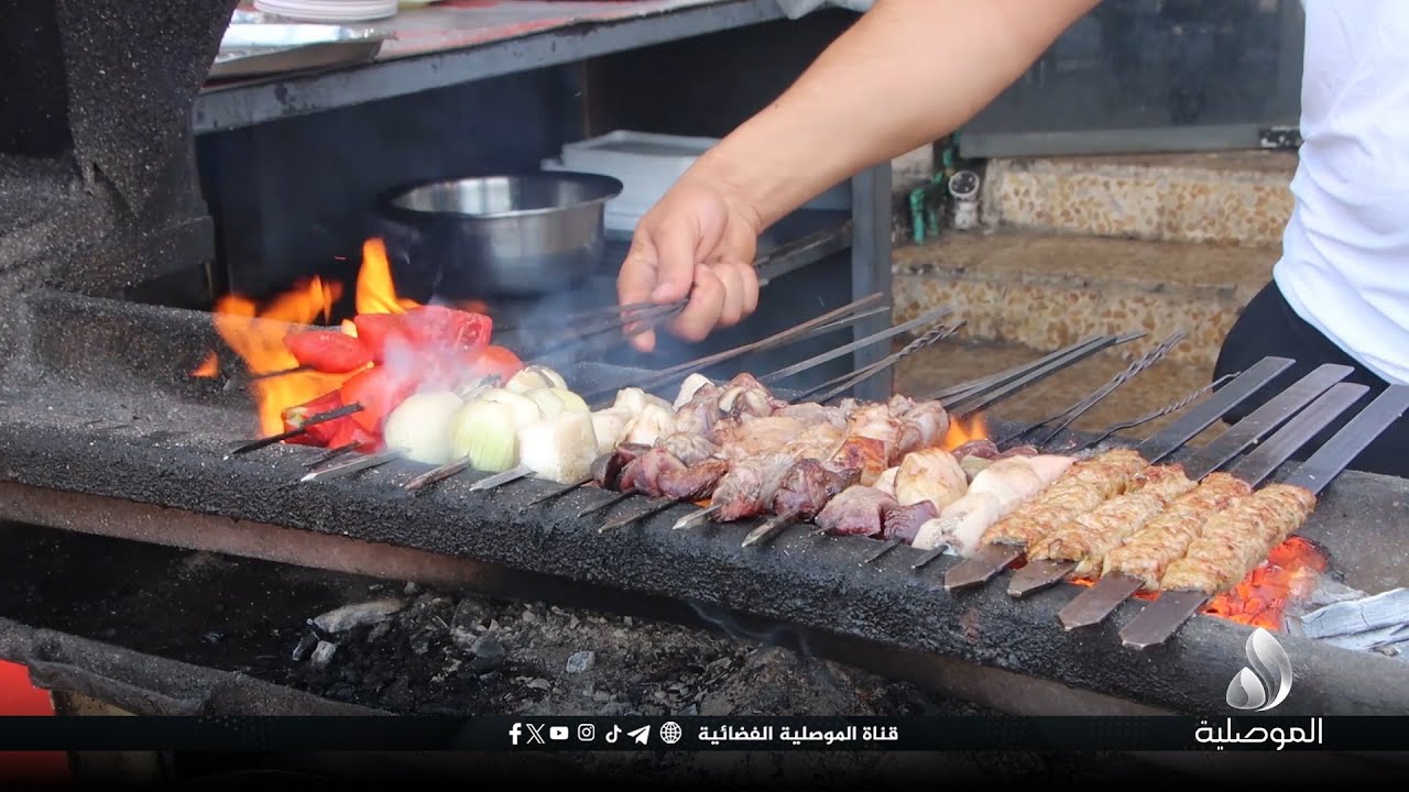 معقل المطاعم الشعبية في الموصل.. كاميرا الموصلية ترصد إقبال المواطنين على مطاعم باب جديد