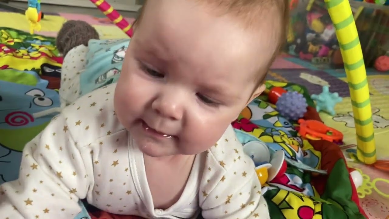 Адель 4-5 месяцев