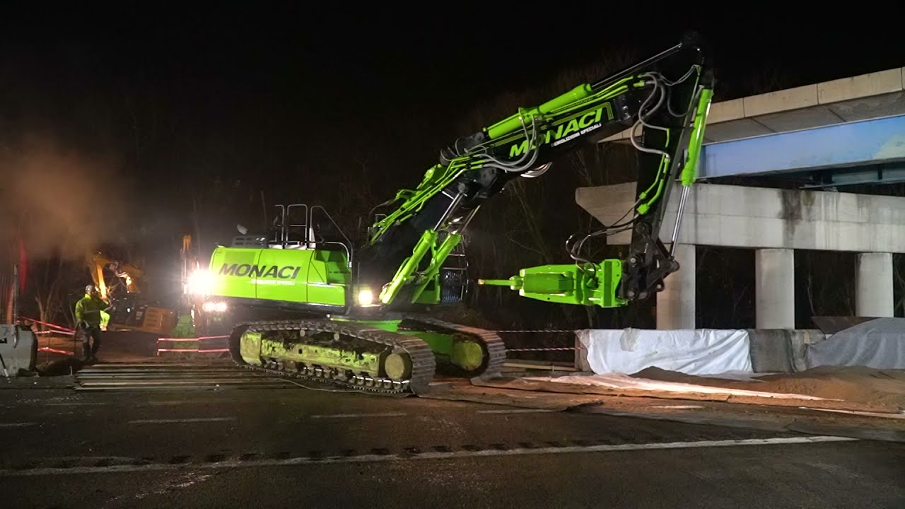 Demolizione ponte autostrada A4 - MONACI DEMOLIZIONI