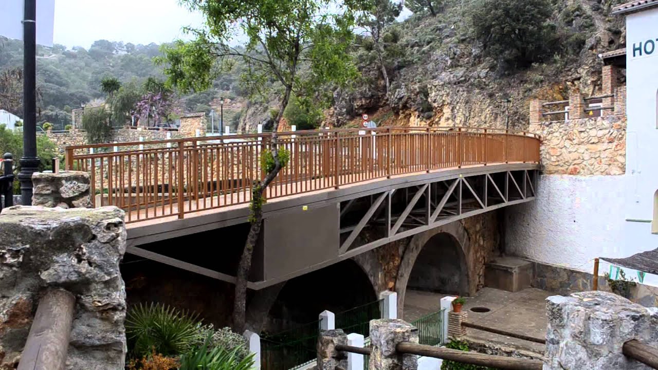 IGUALEJA CONSTRUYE UNA PASARELA SOBRE EL RÍO GENAL