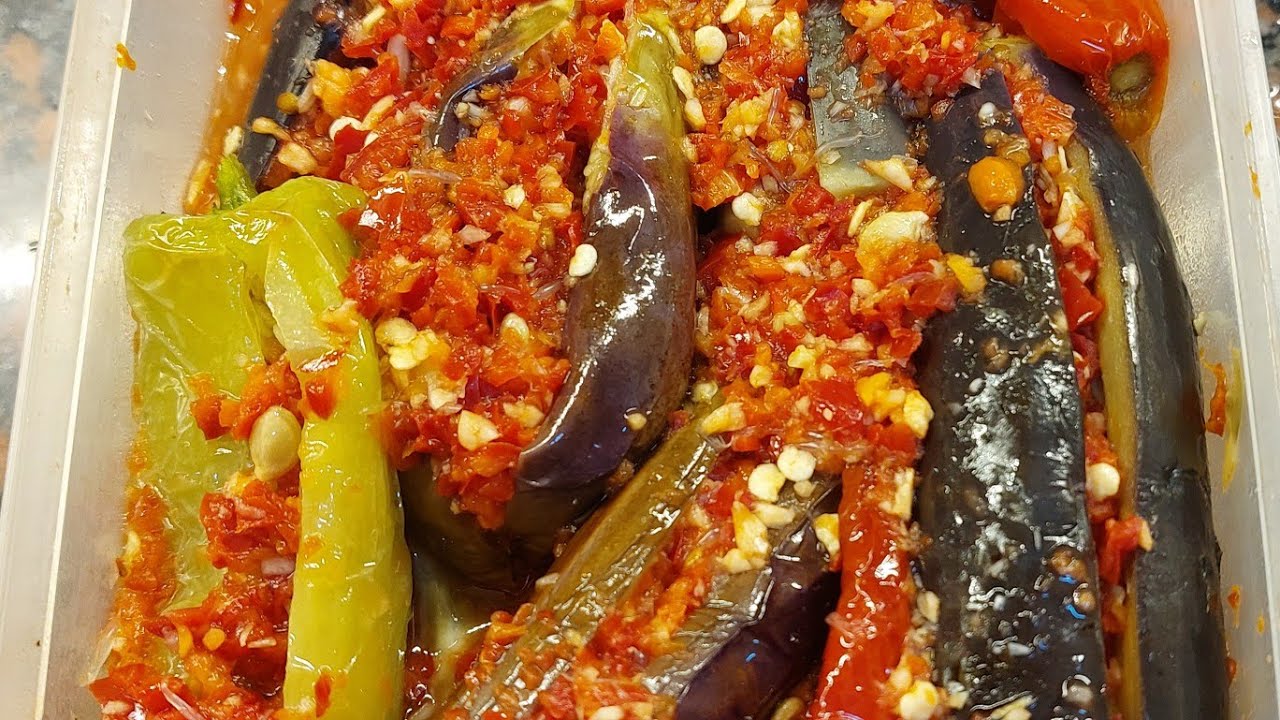 احلي طبق يفتح نفسك علي اي اكل باحلي خلطة من الاخر البتنجان المخلل علي اصوله بخلطتي السرية 