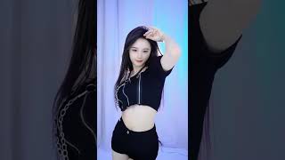 小萌芽  的抖音直播间   抖音直播1