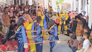 Boneka Pasifik dan robot Transformer MJM 