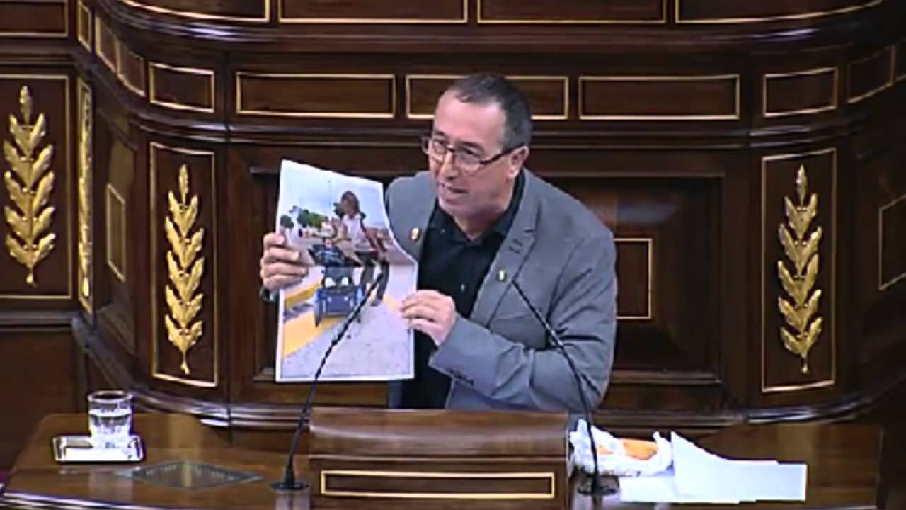 Baldoví conta la història d'Àxel, un xic de Sueca víctima de les retallades de Montoro
