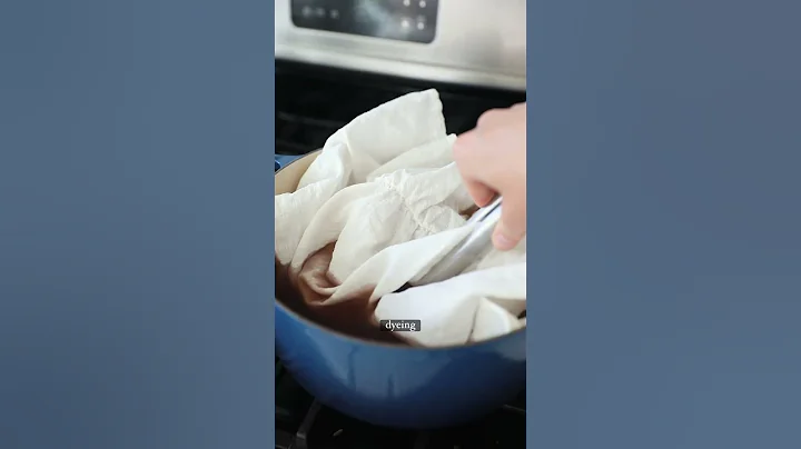 Dyeing clothes with FOOD WASTE #zerowaste #shorts #upcycle