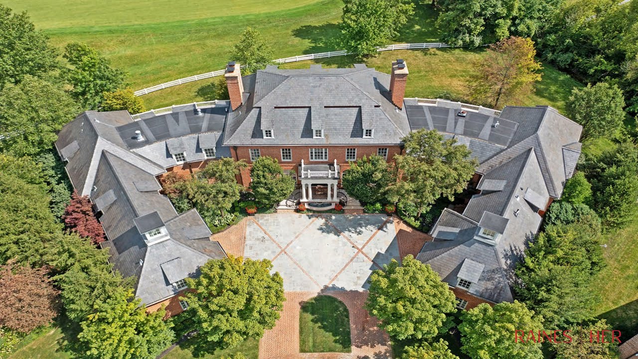 Home for Sale in New Albany - 3842 Lambton Place