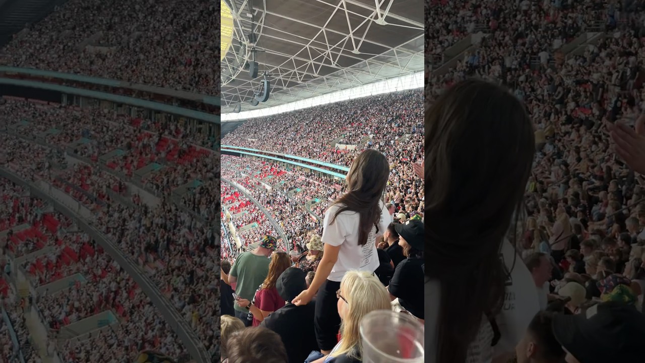 Richard Ashcroft performs Sonnet 