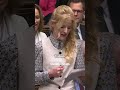 La diputada estrella de los verdes británicos habla del tabú del alcohol en el Parlamento