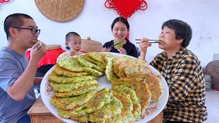 A handful of leeks,a bowl of flour,2 goose eggs,make leek pancakes