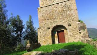 TORRE del RELOJ . Siglo ¿ 20 ? . LIMPIAS ( CANTABRIA ) ESPAÑA . 07 05 2018 . WDB . MVI 5309