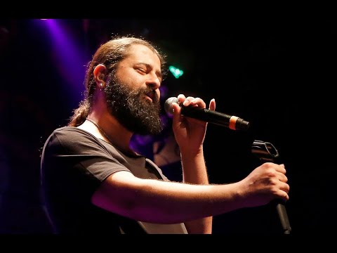 KORAY AVCI - Şafak Türküsü (Ahmet Kaya cover) (Konser/Canlı) @Antalya Açık Hava Tiyatrosu