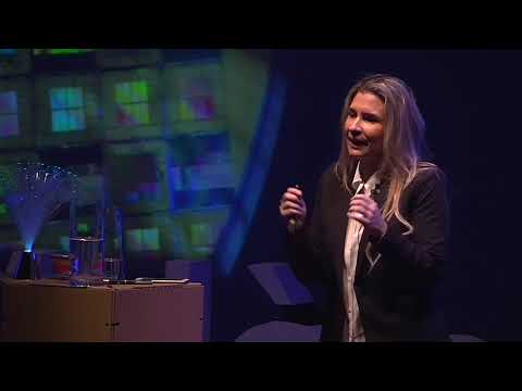Nanofotónica: la revolución tecnológica del futuro | Elena Pinilla | TEDxUPValència