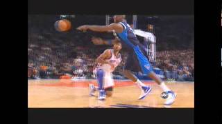 Jeremy Lin steals and dunks on the Mavericks (2/19/2012)