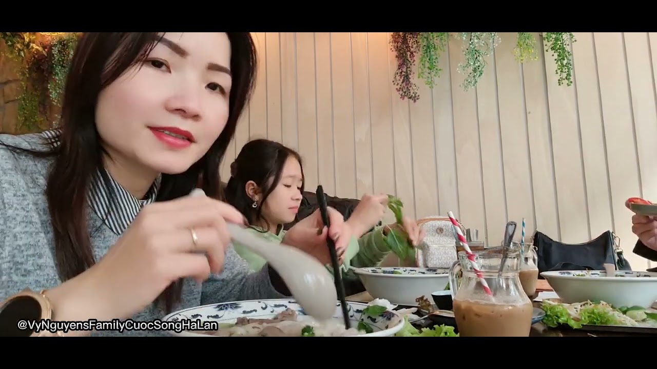 Quán ăn Sài Gòn trên đất khách-Saigon restaurant on foreign land ...