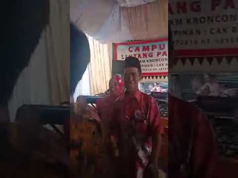 Mawar kemukus...oleh ratno wira
