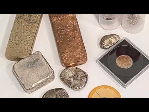 Gold, silver. Testing precious metals.