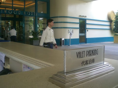 appropriate tip for hotel valet