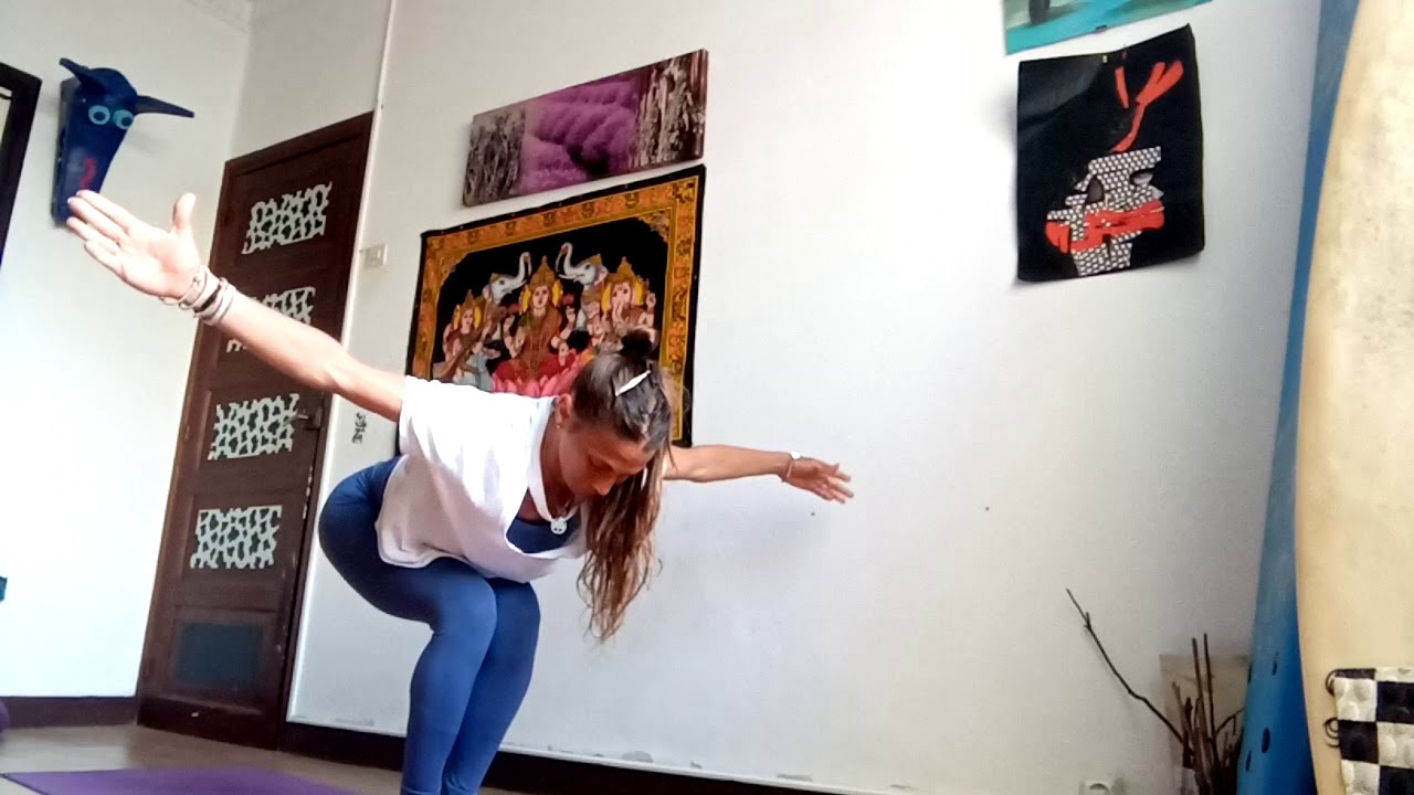 SECUENCIA DE YOGA, CORTA, PARA LOS CUADRICEPS YouTube