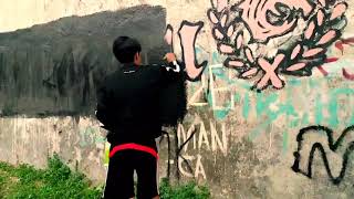 Mural Garis Keras