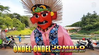 Download lagu Ondel Ondel JOMBLO Joget di Atas Jembatan BKT, Asik Banget !!