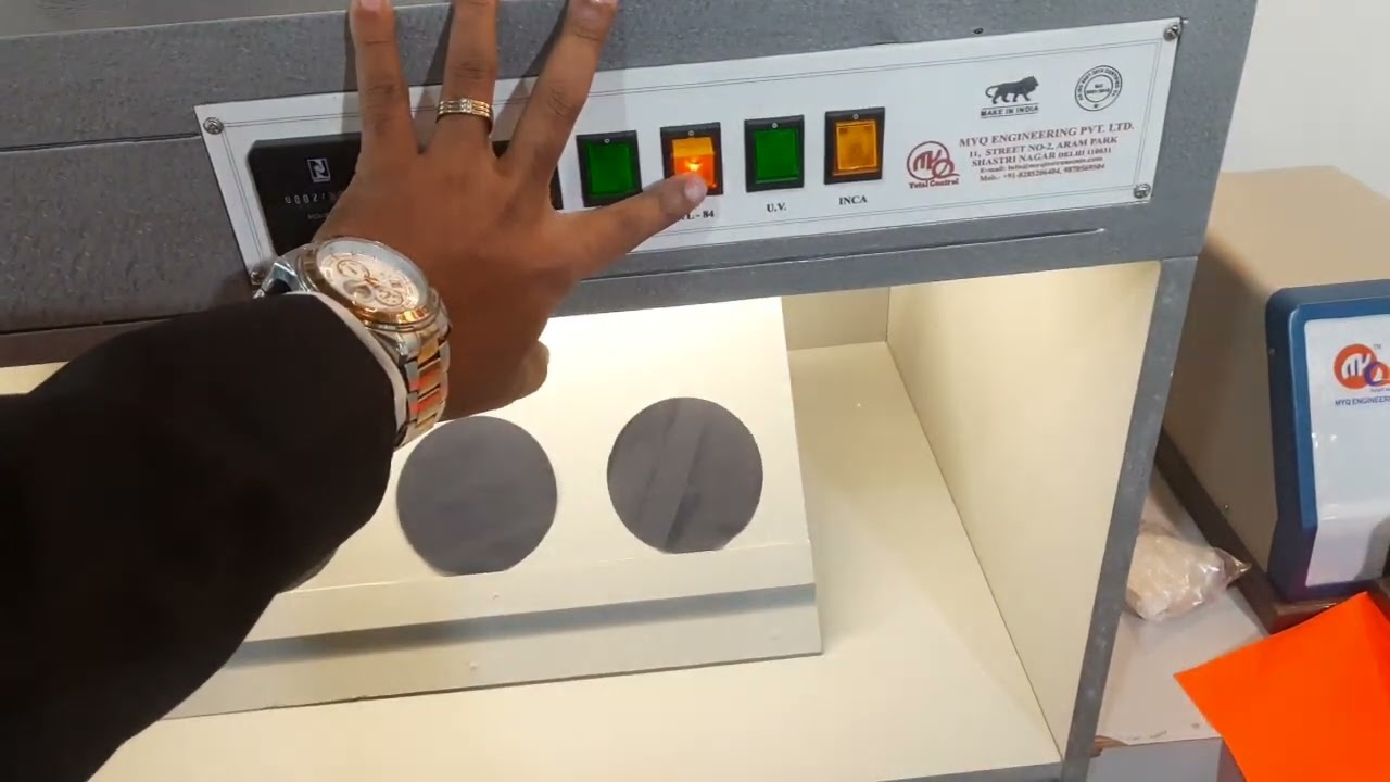 My Q Color Matching Cabinet  Light source- D65,TL84,CWF,UV,F/A, etc .STANDARD- ASTMD1729 etc..