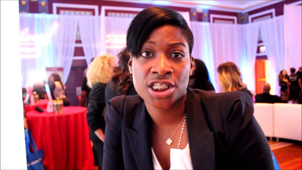 StylishCurves com Talks With Celeb Hair Stylist Ursula Stephens at Family Dollar Fabulous Event in N