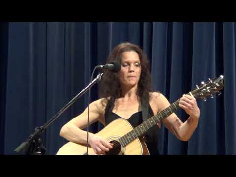 Fanny Baholet - P'Tite Conne - Renaud