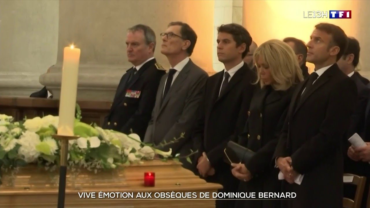 🔴 Arras : vive émotion aux obsèques de Dominique Bernard, l'enseignant tué vendredi 13 octobre - YouTube