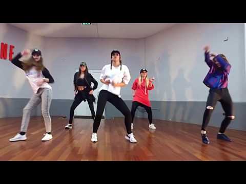 Korede Bello 'DO LIKE THAT' Choreography by Mark x Betty Class Video