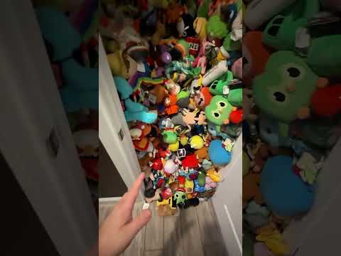¿Tengo un peluche de Huggy Wuggy del Capítulo 5? #shorts #clawmachine #arcade #fnaf #poppyplaytime