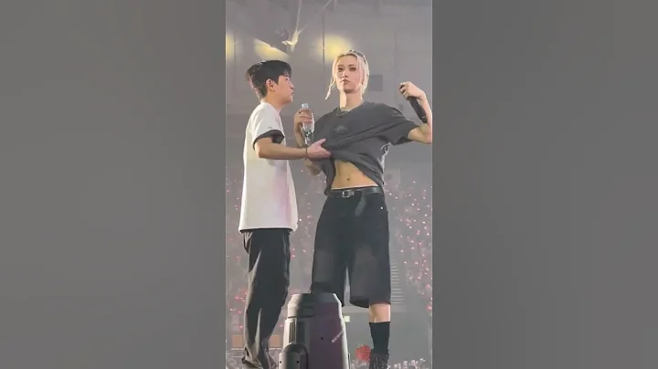 😍 Seungmin's very helpful hand🤭🤭 #seungmin #felix #straykids ©🍓