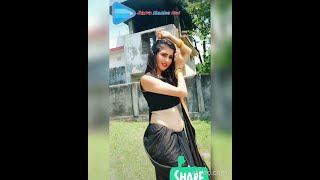 Hot Bhabhi Sexy dance in saree complication