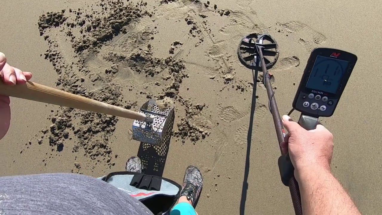 Beach Metal Detecting 1/10/20 YouTube
