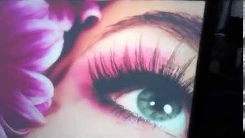 Double-sided projection screen "DUPIC" by Mocom