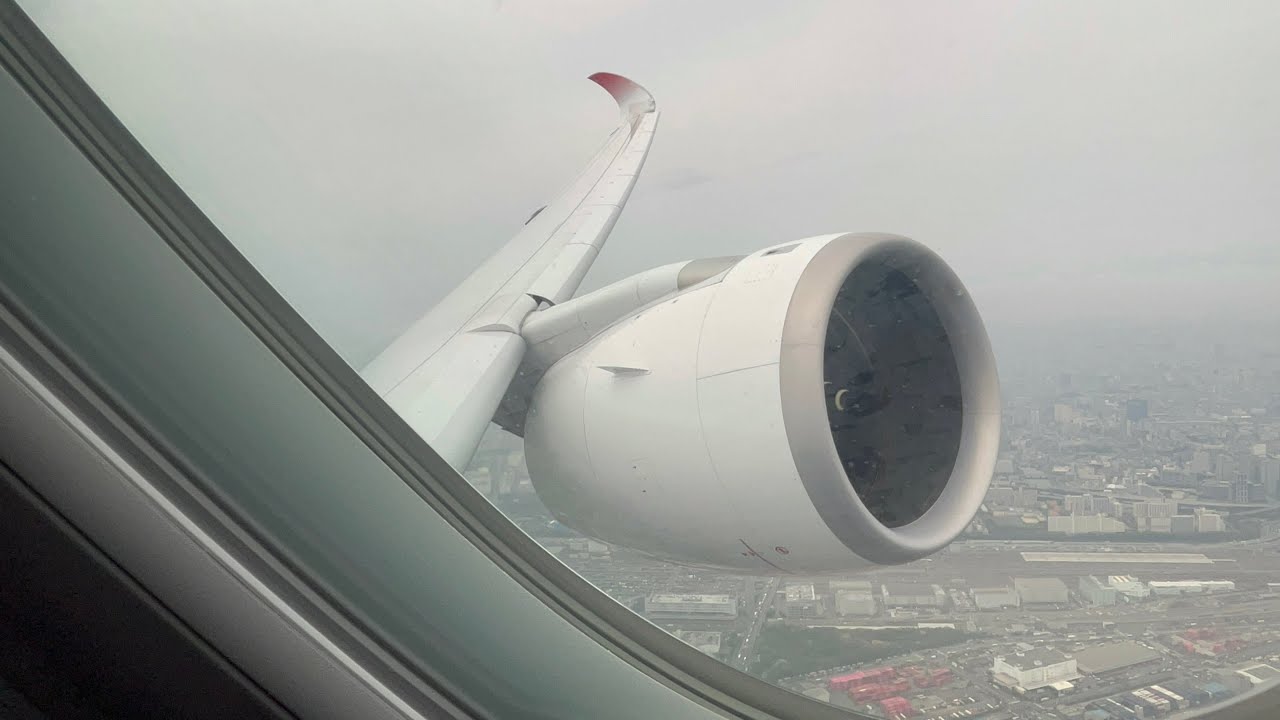 Powerful take off from Tokyo on A350-1000