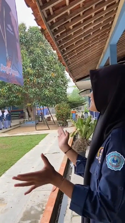 bukti kalau tepuk tangan itu menular #sekolah #tepuktangan #masasekolah  (source.@thanntzy3)