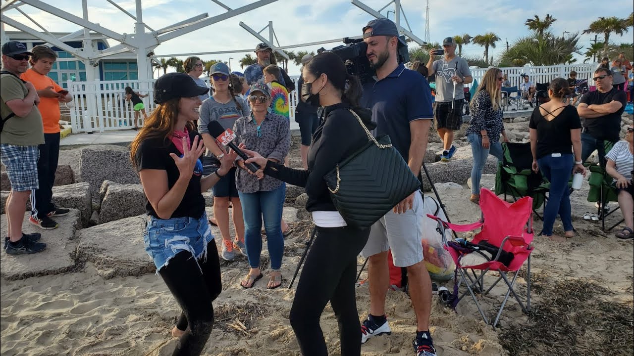 SPI Isla Blanca Park beach crowd reactions to SpaceX Starship SN10 ...