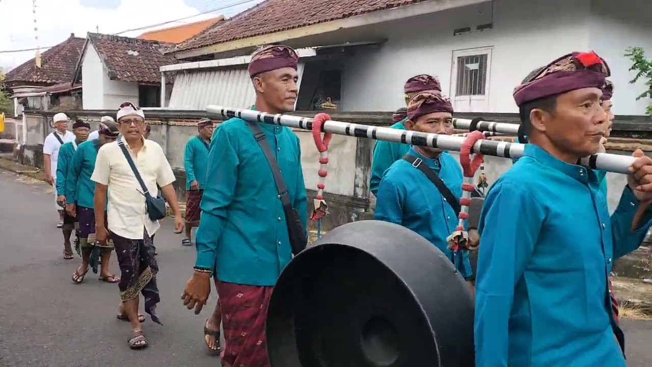 Mendak Ida Bhatara Dalem